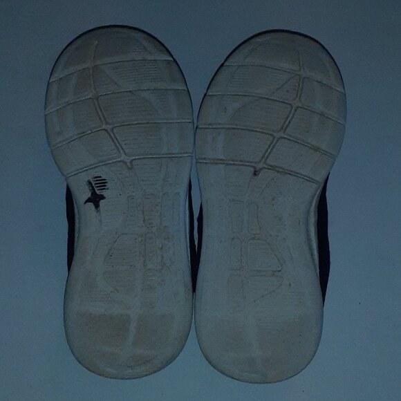 Cushion Fit Lightweight Breathable Running Sneaker - Picture 3 of 3